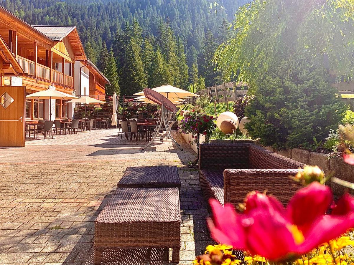 Alpin Natur Hotel Brueckele Брайес  Экстерьер фото